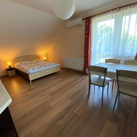 דירות Hajdúszoboszló Magyar Apartman Iii. מראה חיצוני תמונה